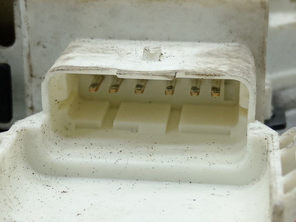 Замок двери задней правой PEUGEOT 407 2004-2010