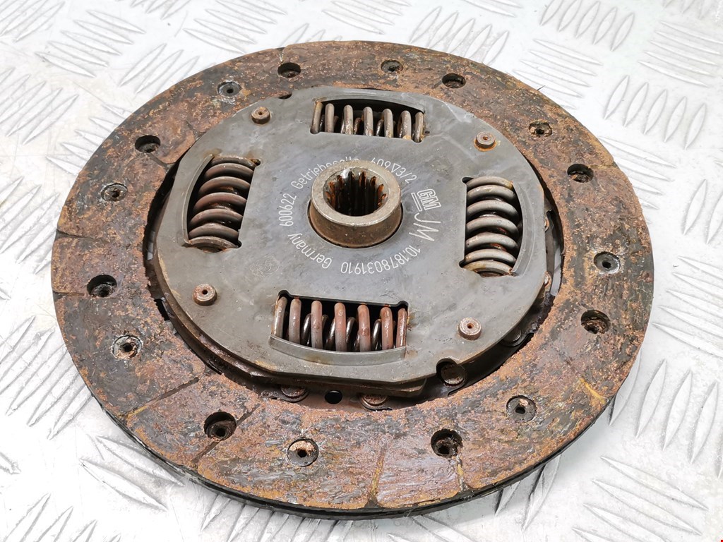 Маховик (демпфер сцепления) OPEL Corsa C 2000-2006