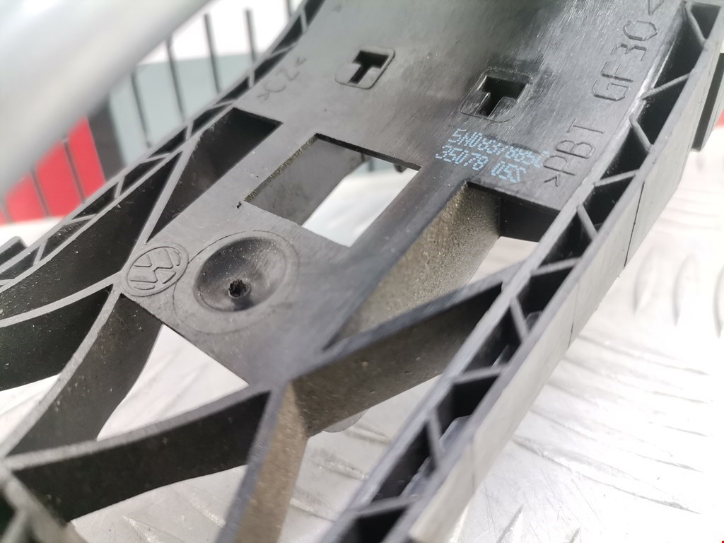 Ручка двери передней наружная правая VOLKSWAGEN Tiguan 2007-2016