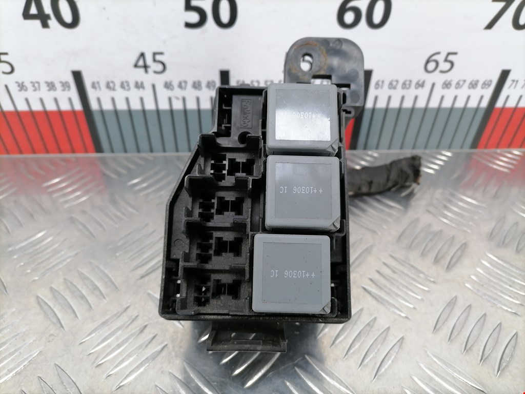 Блок реле FORD Fiesta 2008-2012