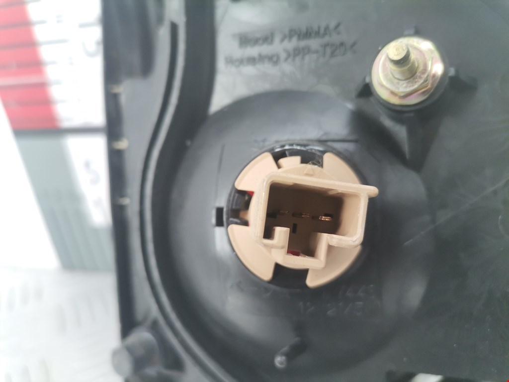 Фонарь задний внутренний правый LEXUS RX 300 1997-2003