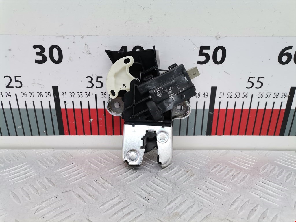 Замок багажника (крышки двери) AUDI A8 D3 2003-2010