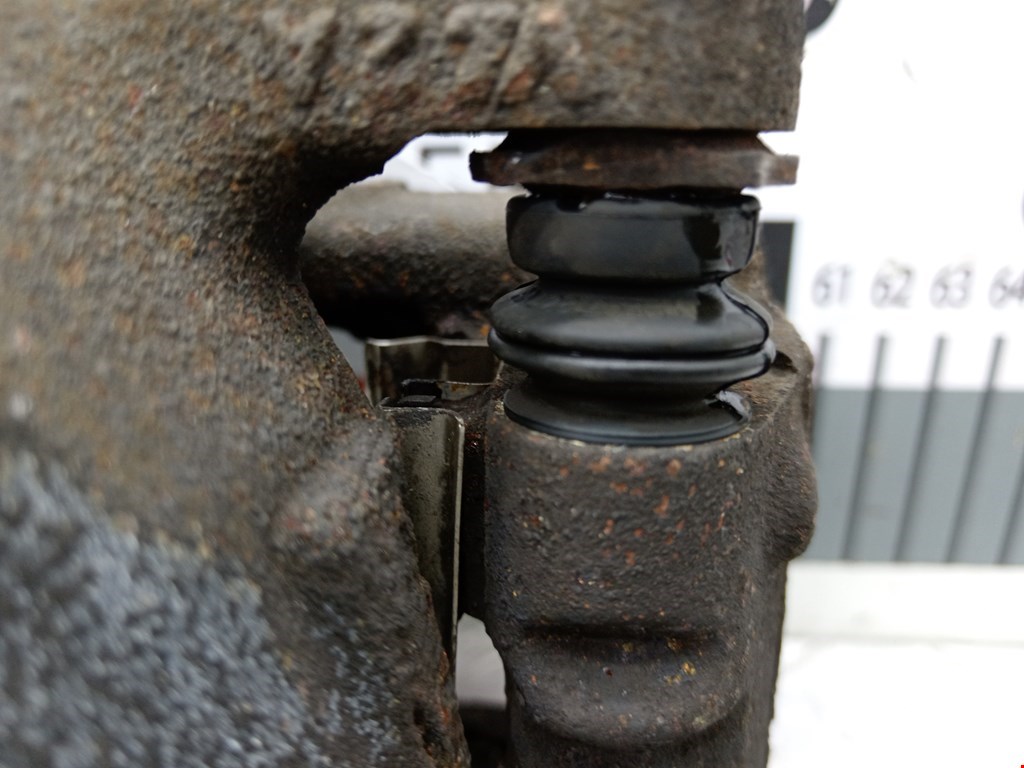 Суппорт передний правый PEUGEOT 308 2007-2015