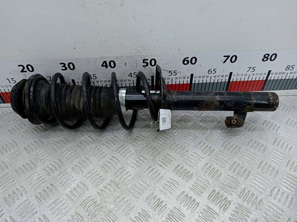 Амортизатор передний правый TOYOTA Aygo AB10 2005-2014