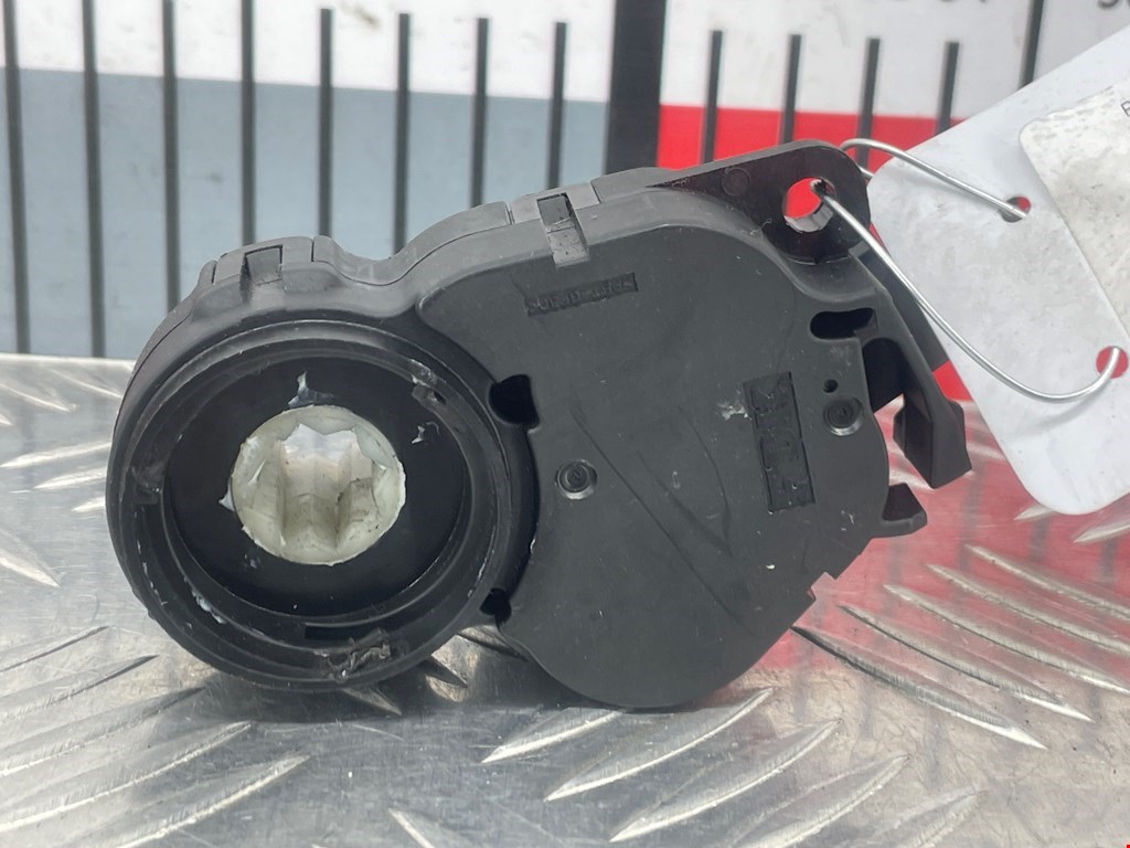 Моторчик заслонки печки PEUGEOT 308 2007-2015