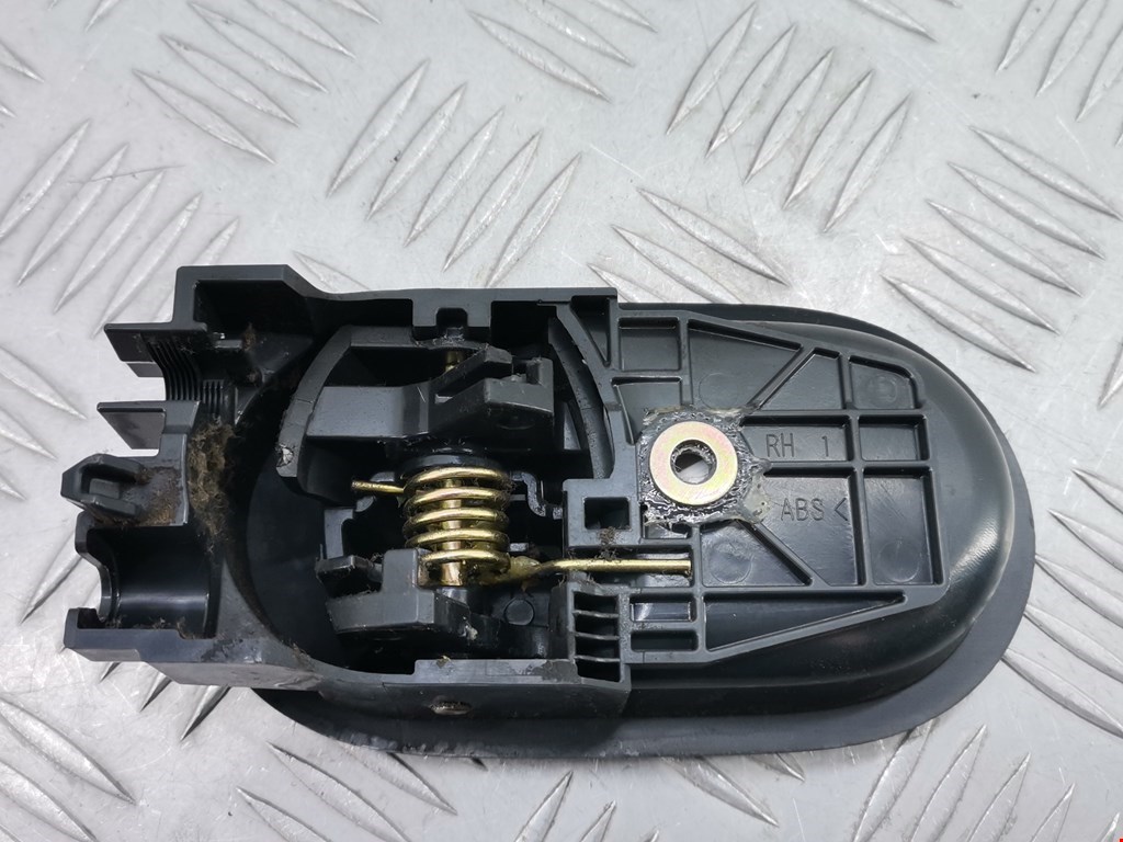 Ручка дверная передняя внутренняя правая MITSUBISHI Colt Z3 2003-2012