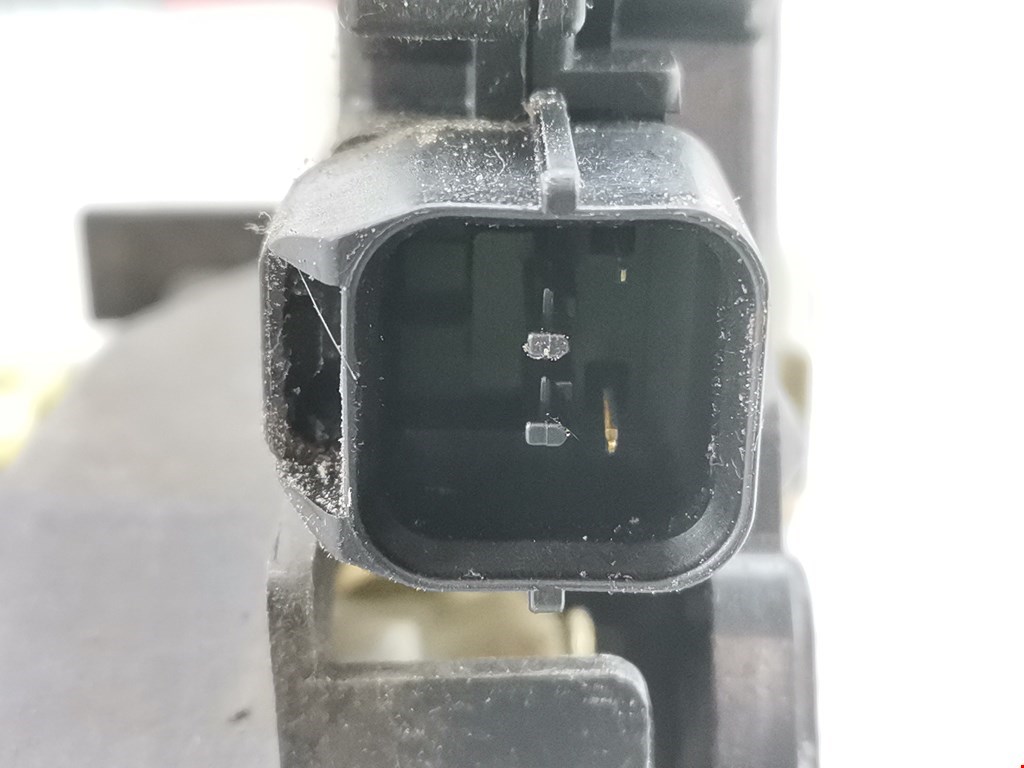 Замок двери передней правой MITSUBISHI Colt Z3 2003-2012