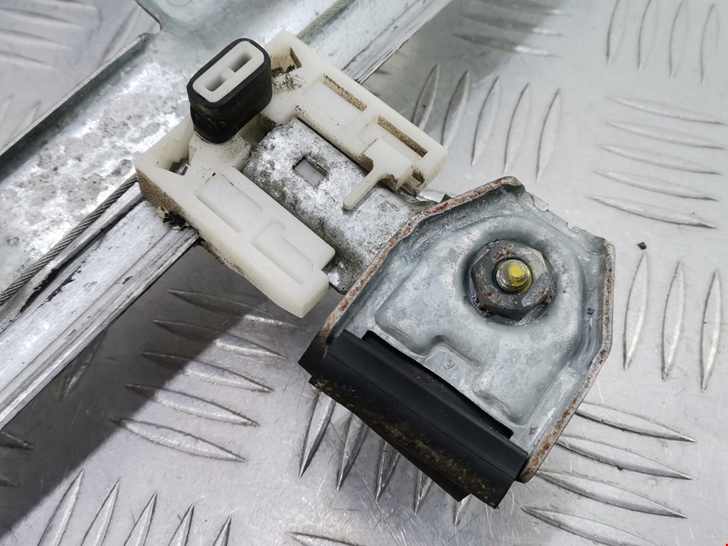 Стеклоподъемник передний правый MITSUBISHI Colt Z3 2003-2012