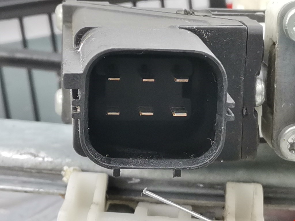 Стеклоподъемник передний правый MITSUBISHI Colt Z3 2003-2012