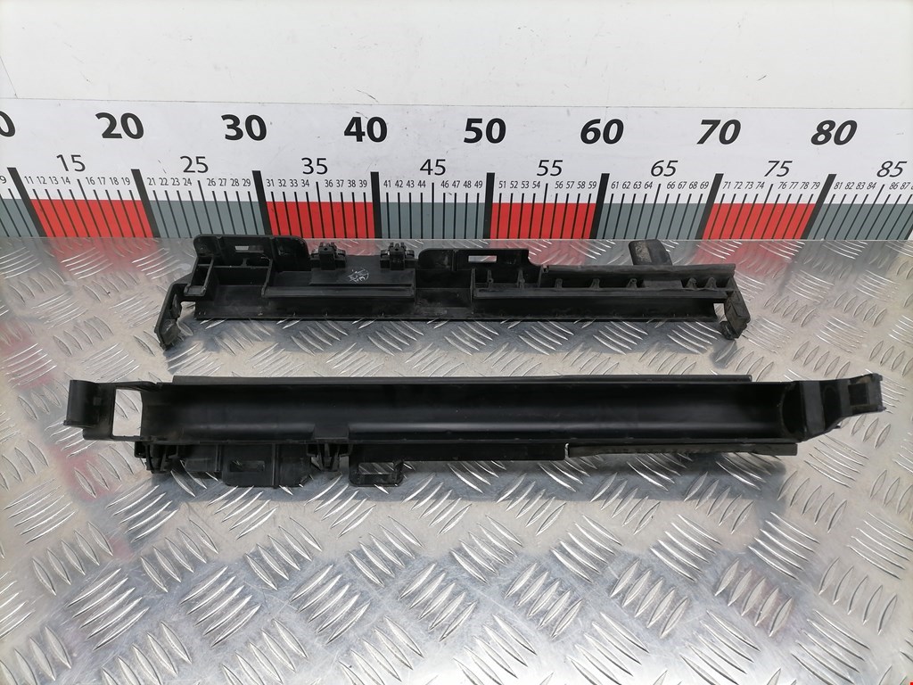 Кронштейн (крепление) радиатора MERCEDES-BENZ C-Class C-klasse W204 2007-2015