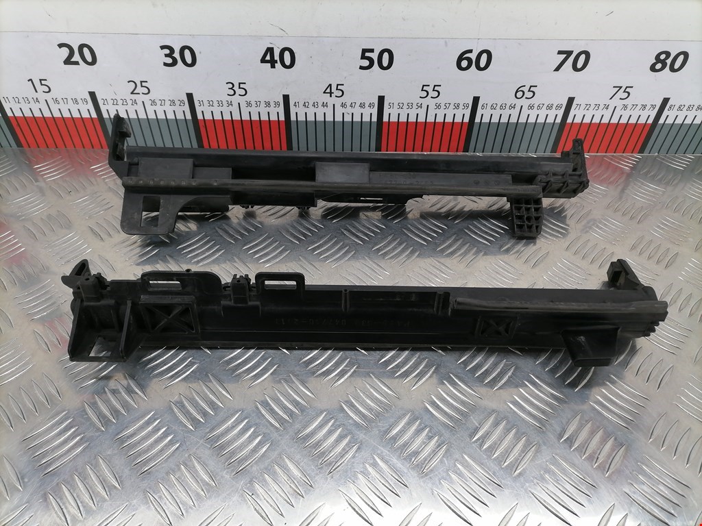 Кронштейн (крепление) радиатора MERCEDES-BENZ C-Class C-klasse W204 2007-2015