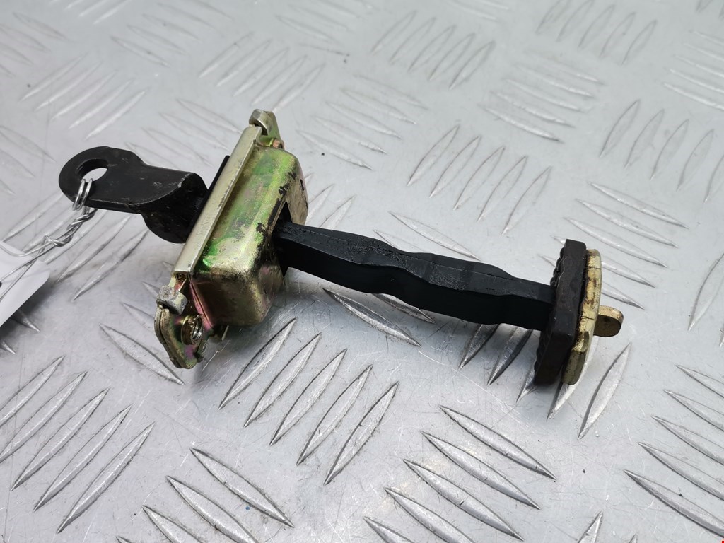 Ограничитель открывания двери KIA Magentis 2000-2006