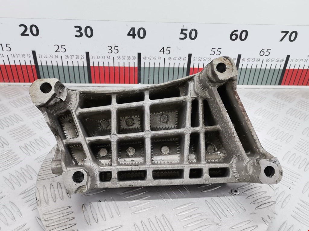 Кронштейн (крепление лапа) двигателя Opel Meriva A (2003-2010)