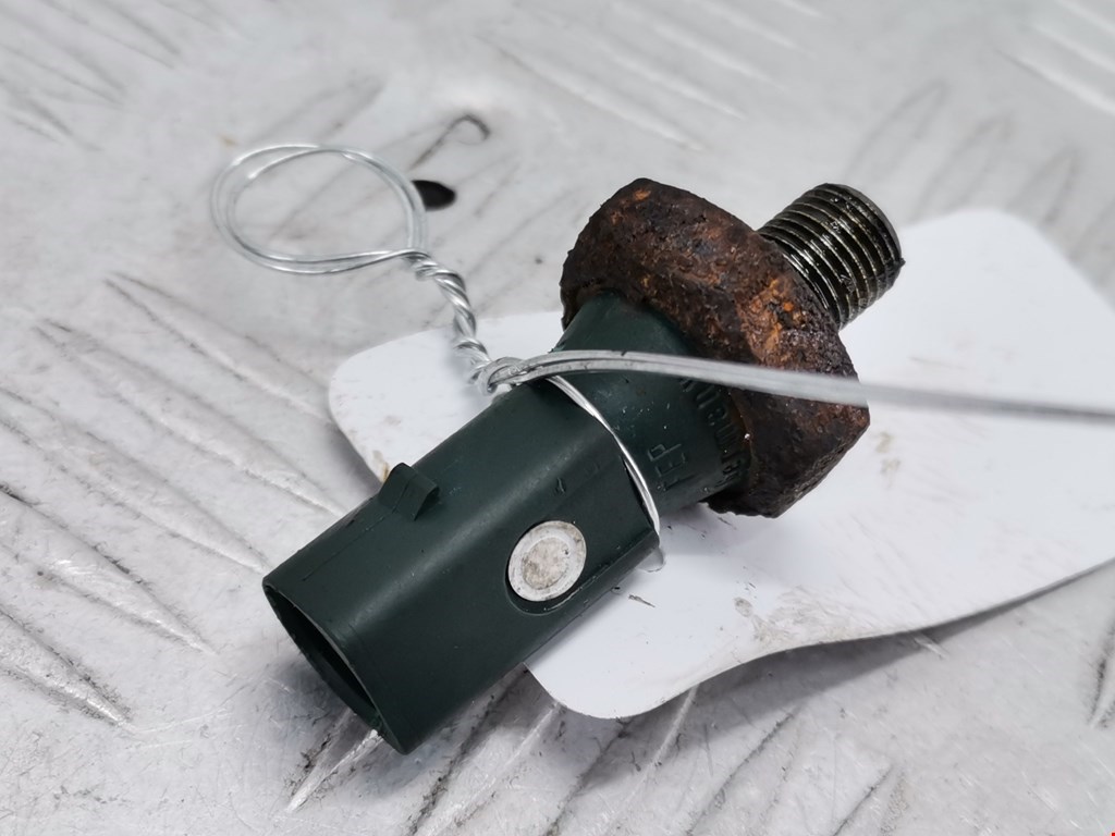 Датчик давления масла VOLKSWAGEN Golf IV 1997-2003