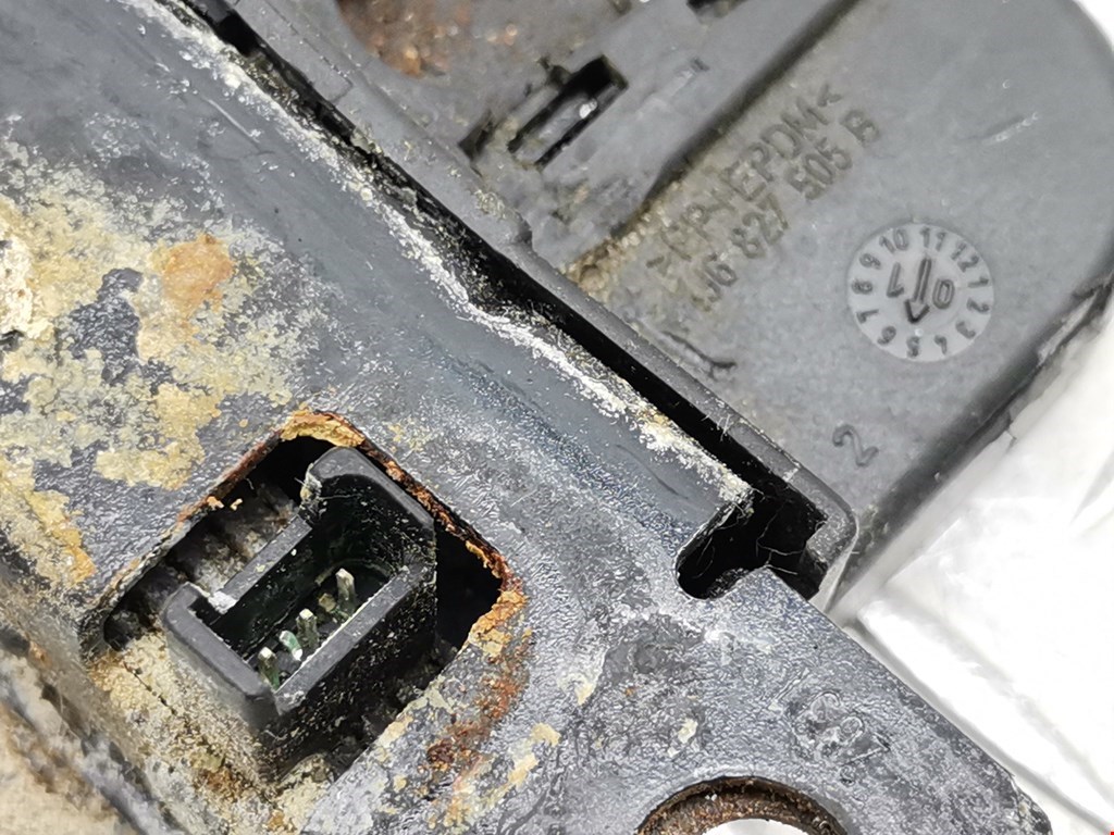 Замок багажника (крышки двери) VOLKSWAGEN Golf IV 1997-2003