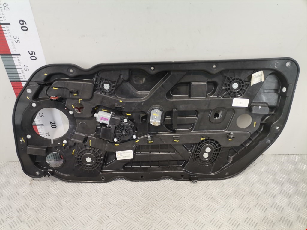Стеклоподъемник электрический двери передней правой Kia Ceed 2 (JD) (2012-2018)