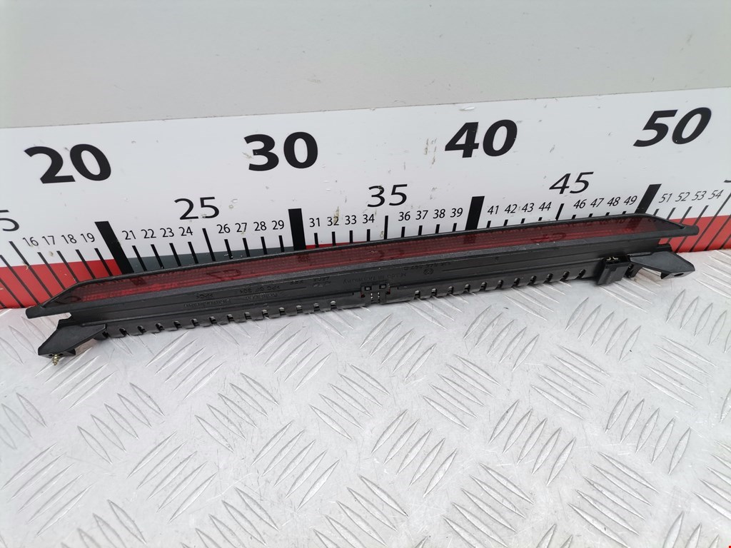 Фонарь дополнительный тормозной (стоп-сигнал) Volkswagen Golf 4 (1997-2004)