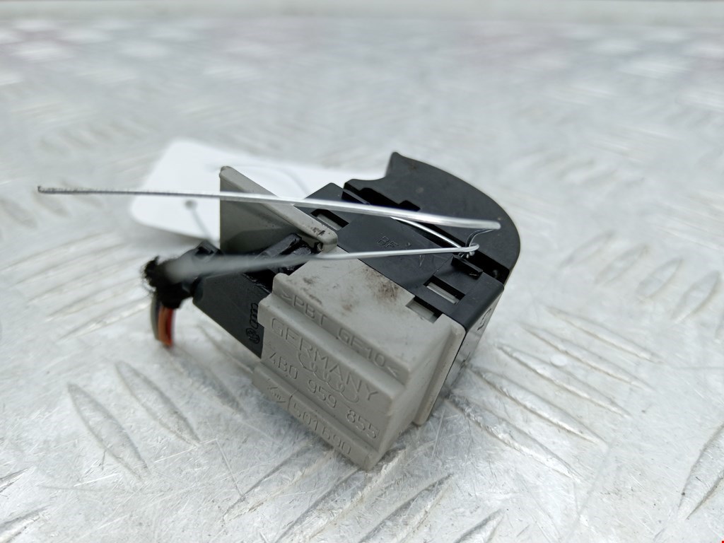 Кнопка стеклоподъемника AUDI A6 C5 1997-2004