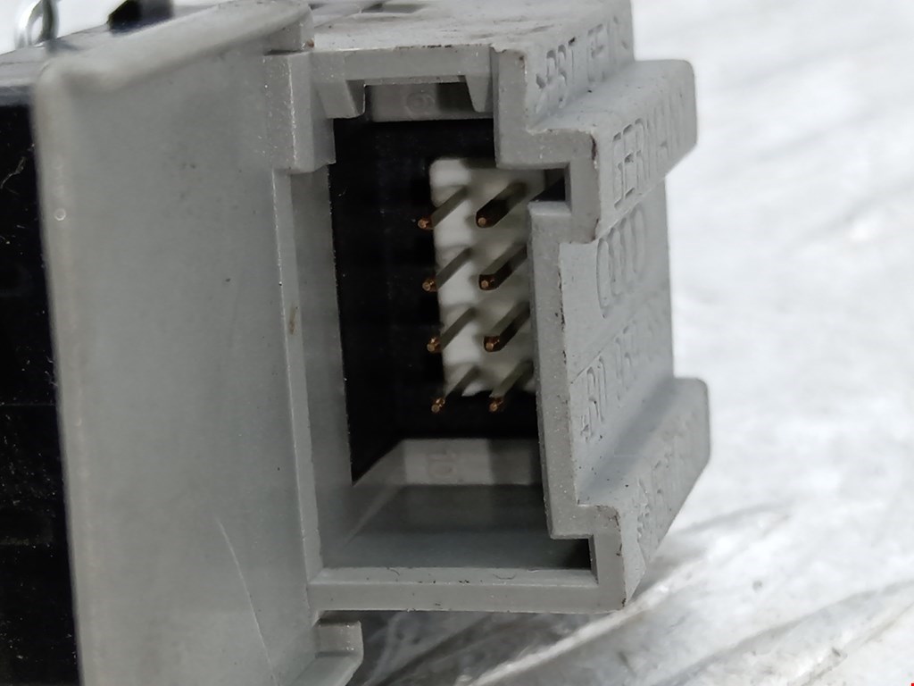 Кнопка стеклоподъемника AUDI A6 C5 1997-2004