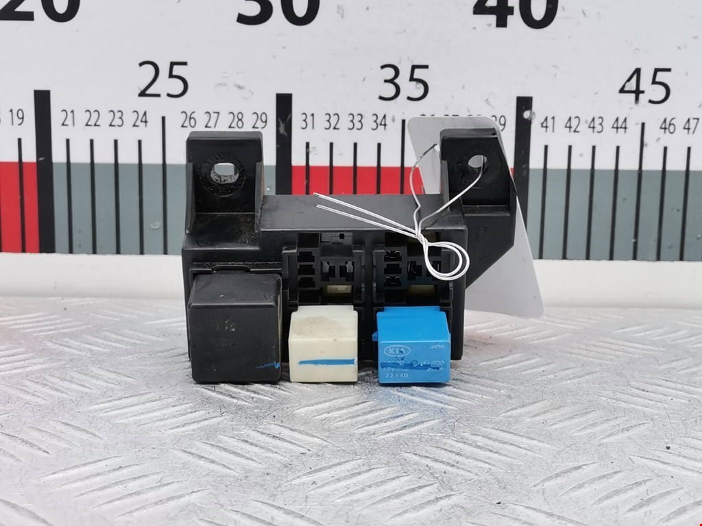 Блок реле KIA Sorento 2002-2009