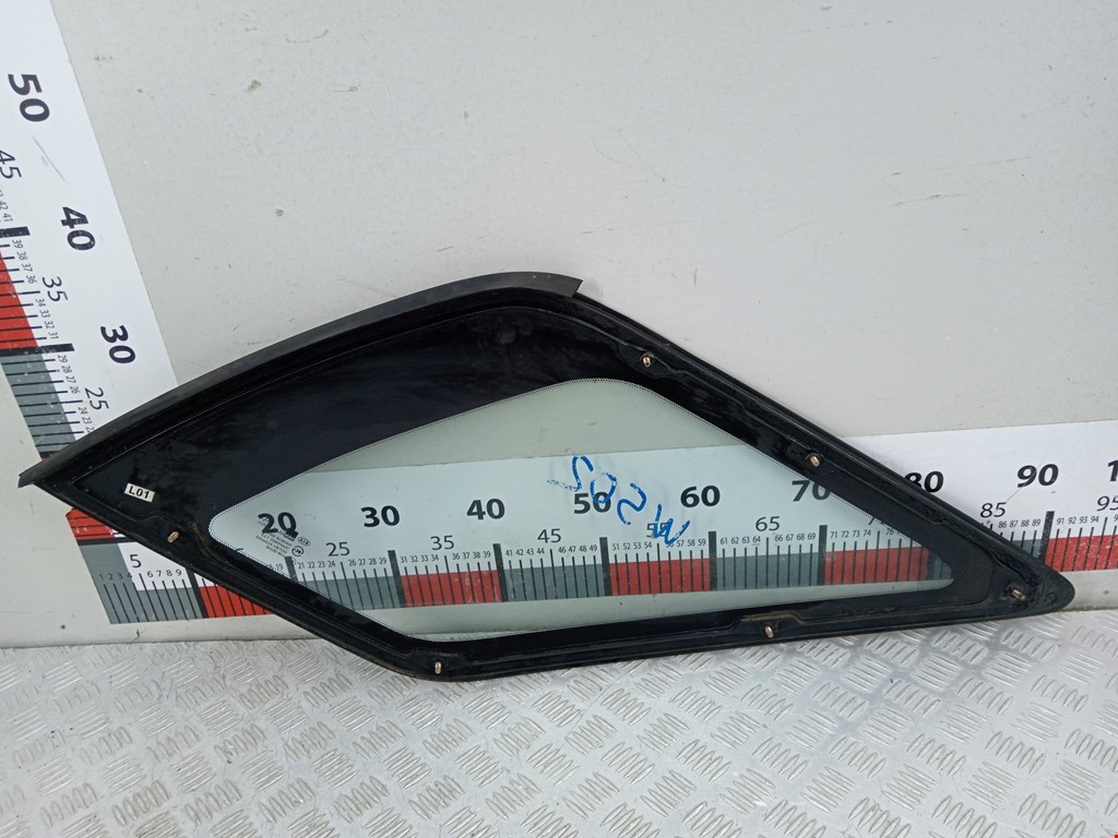 Стекло кузовное глухое левое KIA Sorento 2002-2009