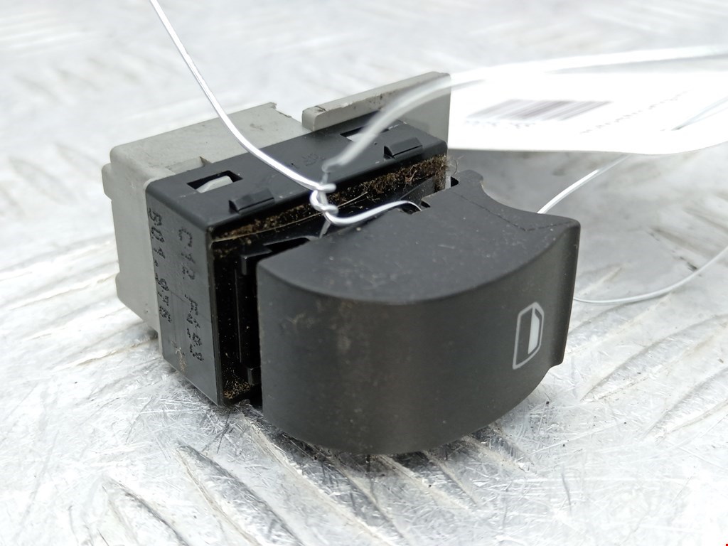 Кнопка стеклоподъемника AUDI A6 C5 1997-2004