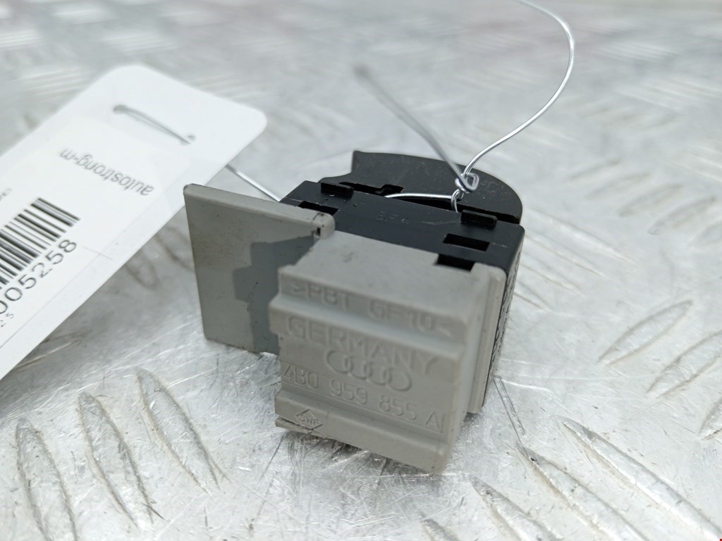 Кнопка стеклоподъемника AUDI A6 C5 1997-2004