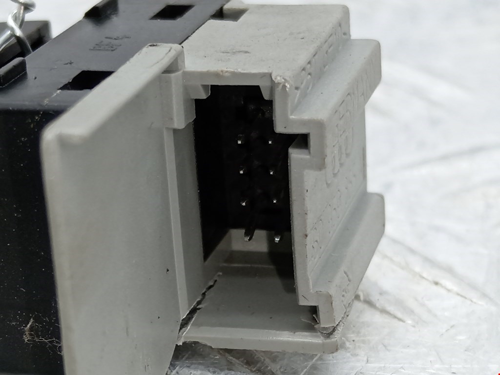 Кнопка стеклоподъемника AUDI A6 C5 1997-2004