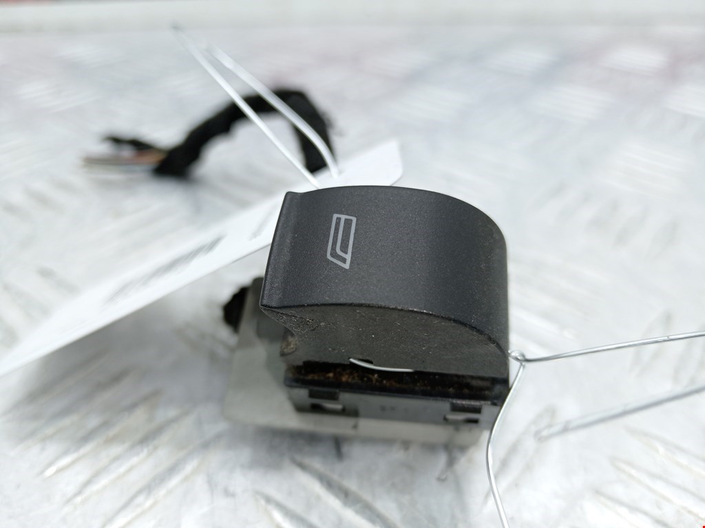 Кнопка стеклоподъемника AUDI A6 C5 1997-2004