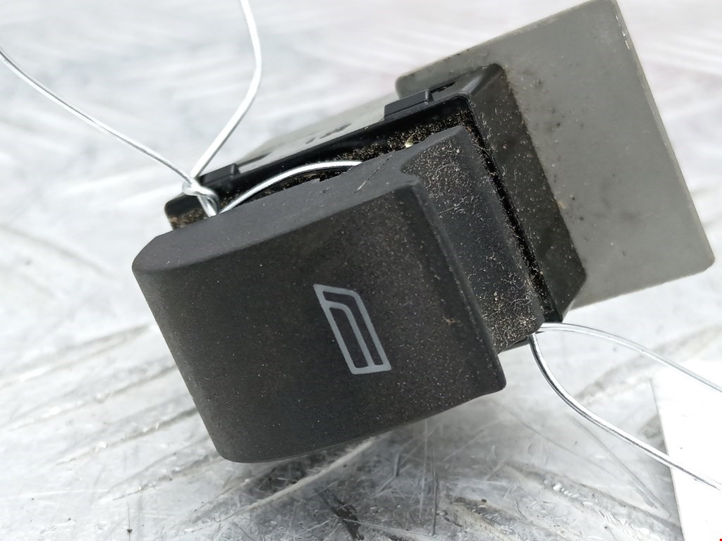 Кнопка стеклоподъемника AUDI A6 C5 1997-2004