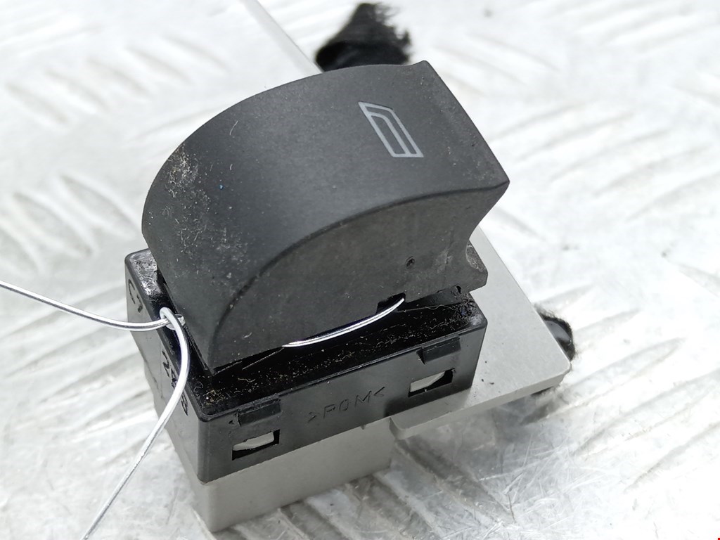 Кнопка стеклоподъемника AUDI A6 C5 1997-2004