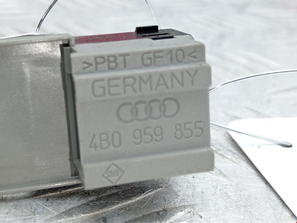 Кнопка стеклоподъемника AUDI A6 C5 1997-2004