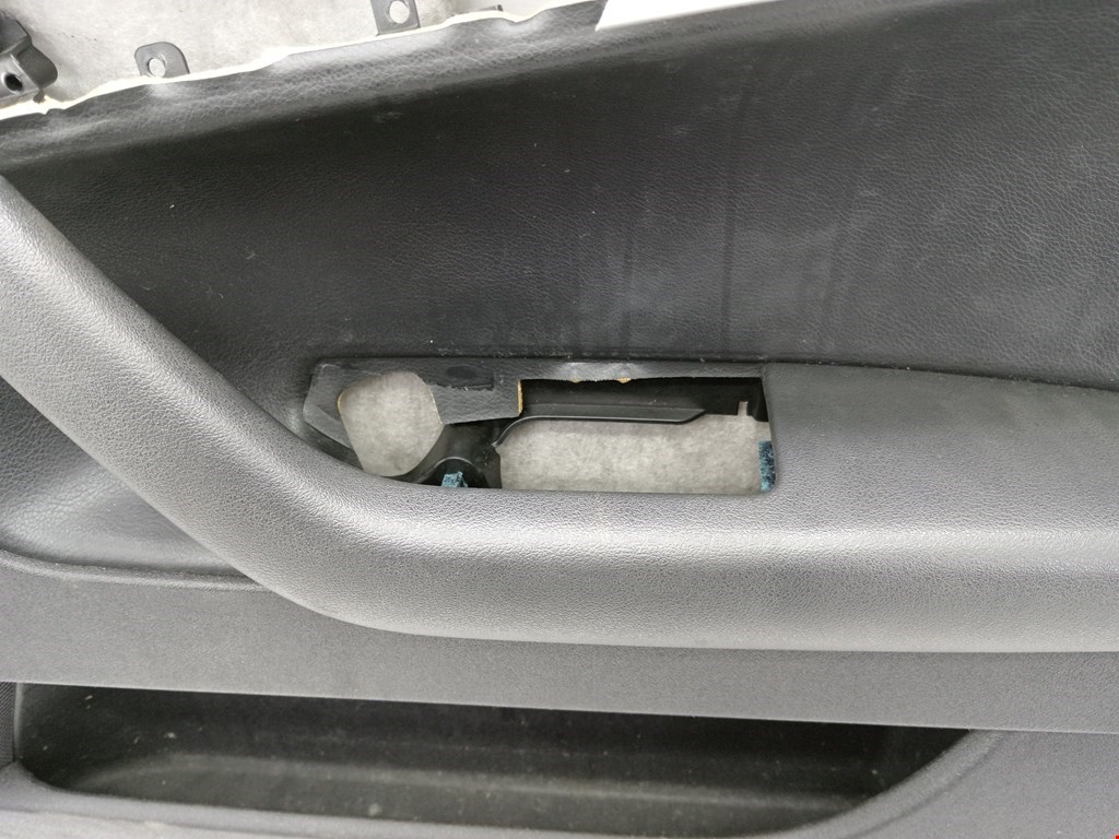 Обшивка двери передняя правая AUDI A3 8P 2003-2013