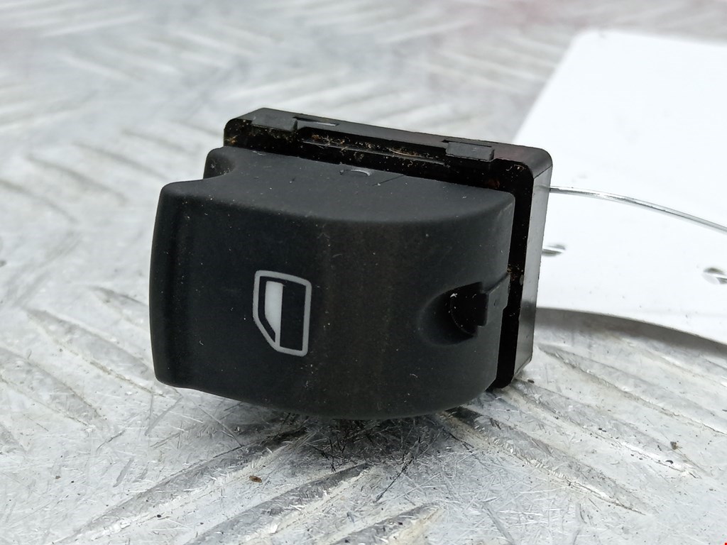 Кнопка стеклоподъемника AUDI A3 8P 2003-2013