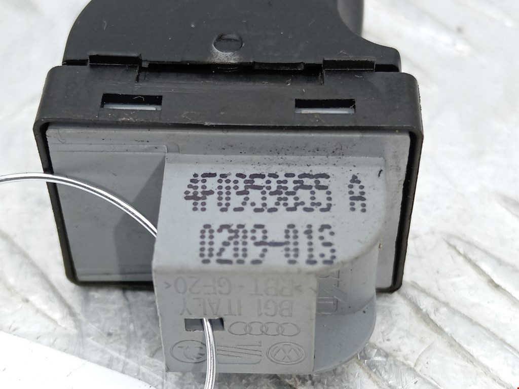 Кнопка стеклоподъемника AUDI A3 8P 2003-2013