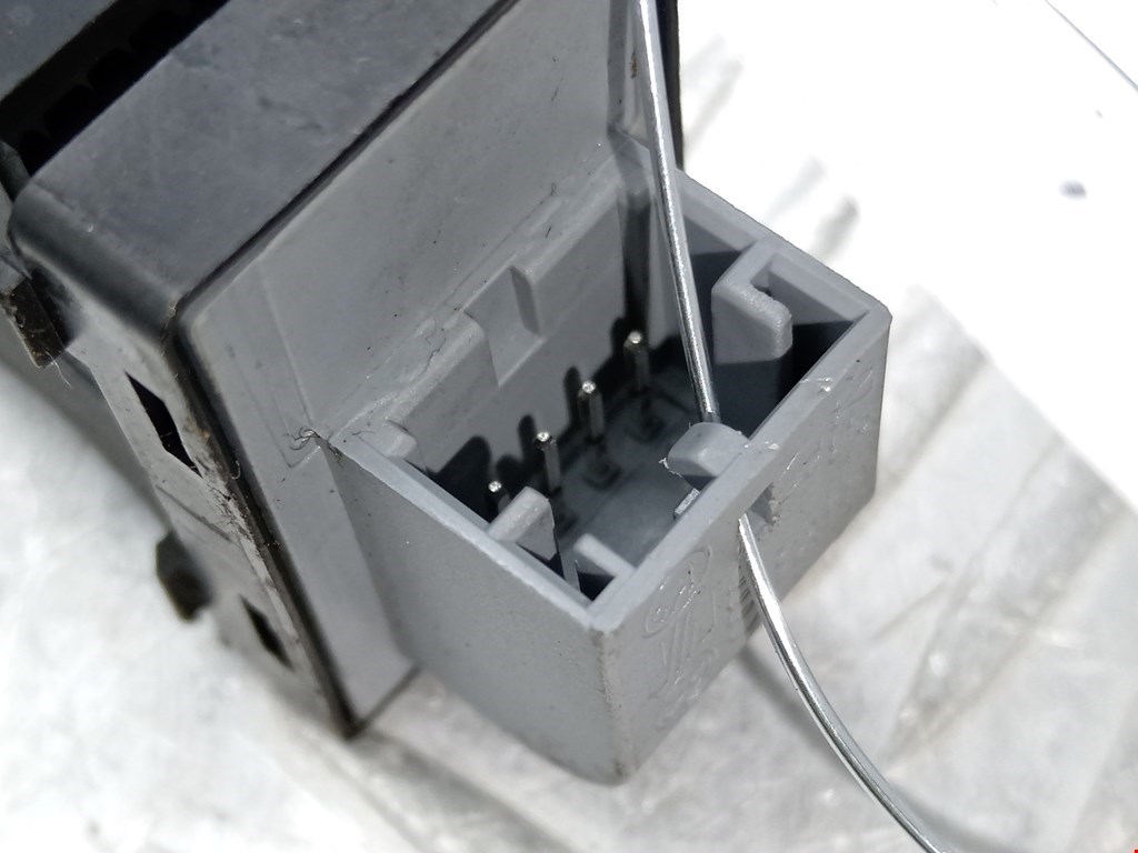 Кнопка стеклоподъемника AUDI A3 8P 2003-2013