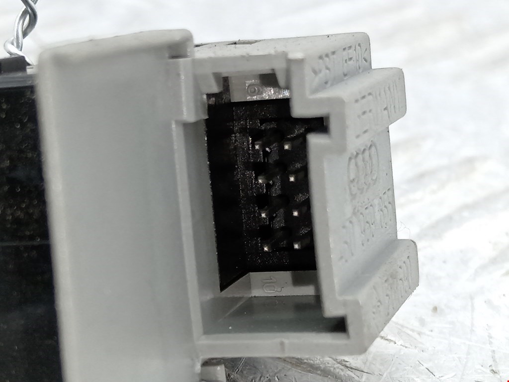 Кнопка стеклоподъемника AUDI A6 C5 1997-2004