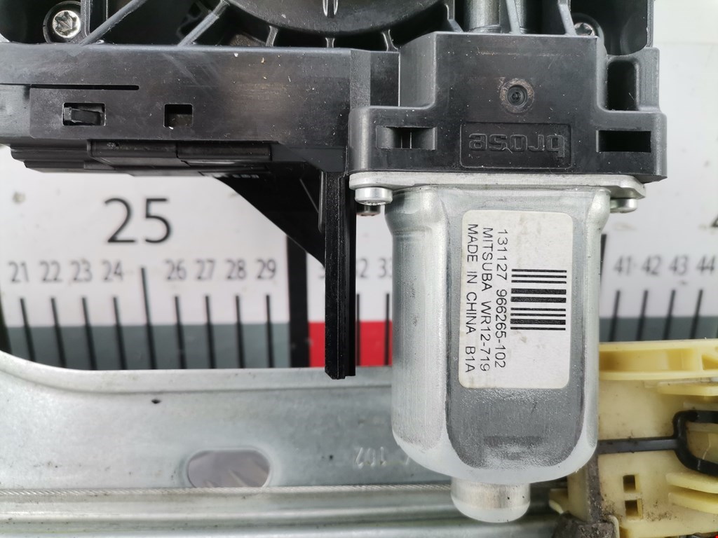 Стеклоподъемник задний правый VOLVO V60 2010-2018