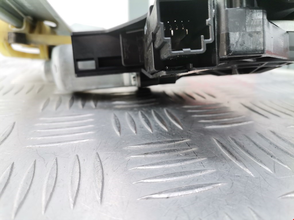 Стеклоподъемник задний правый VOLVO V60 2010-2018