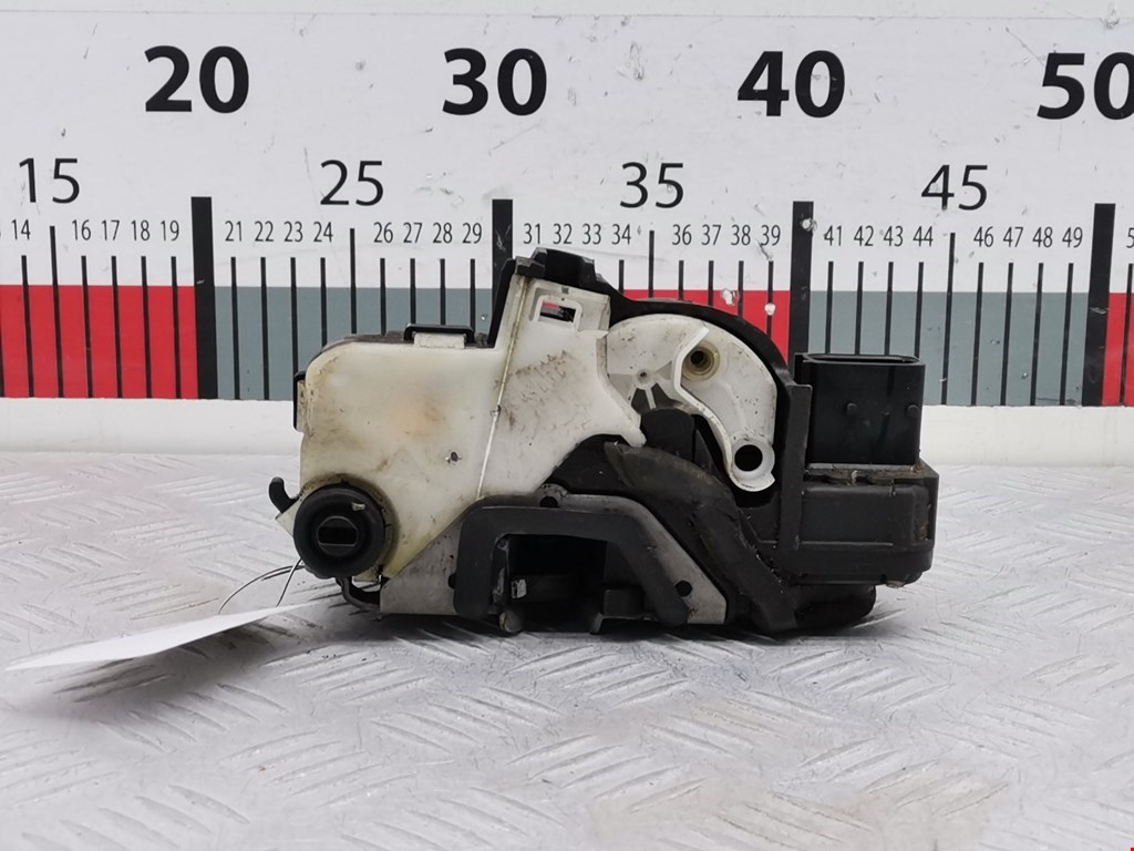 Замок двери задней правой OPEL Astra J 2009-2017