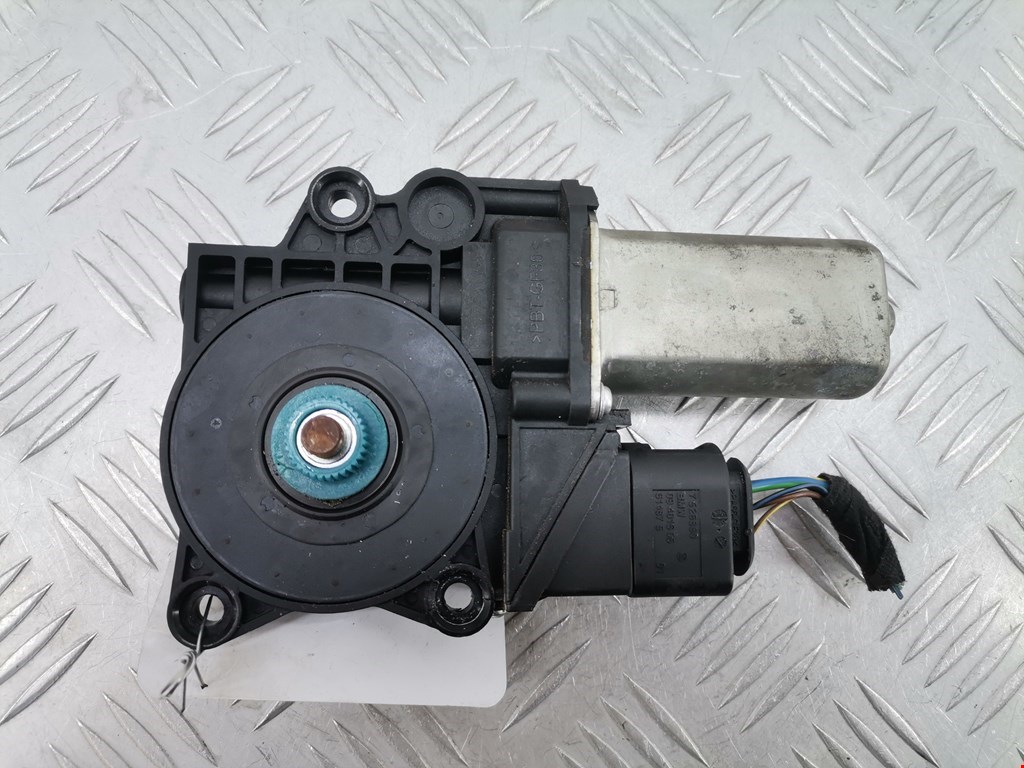 Моторчик (двигатель) стеклоподъемника BMW 1er E81\E87 2004-2011