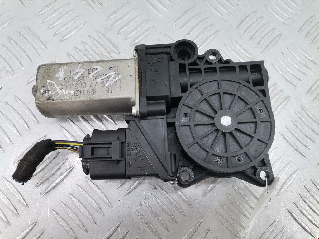 Моторчик (двигатель) стеклоподъемника BMW 1er E81\E87 2004-2011