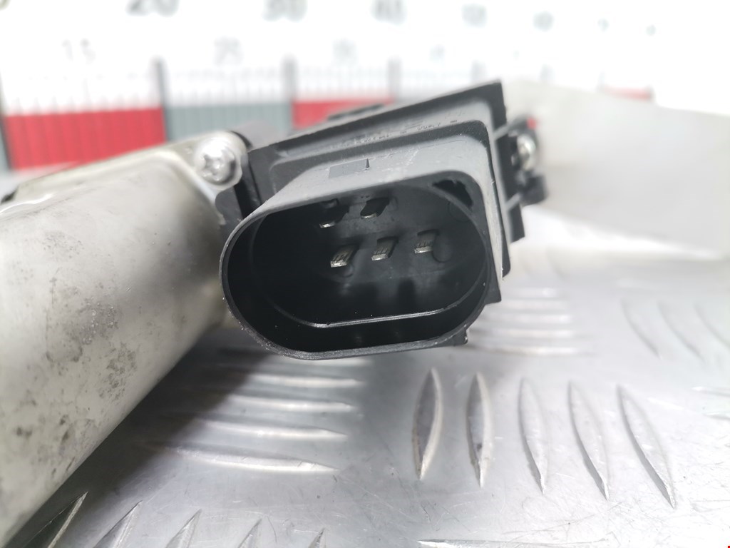 Моторчик (двигатель) стеклоподъемника BMW 1er E81\E87 2004-2011