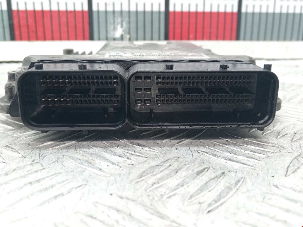 Блок управления двигателя (ЭБУ) AUDI A3 8P 2003-2013