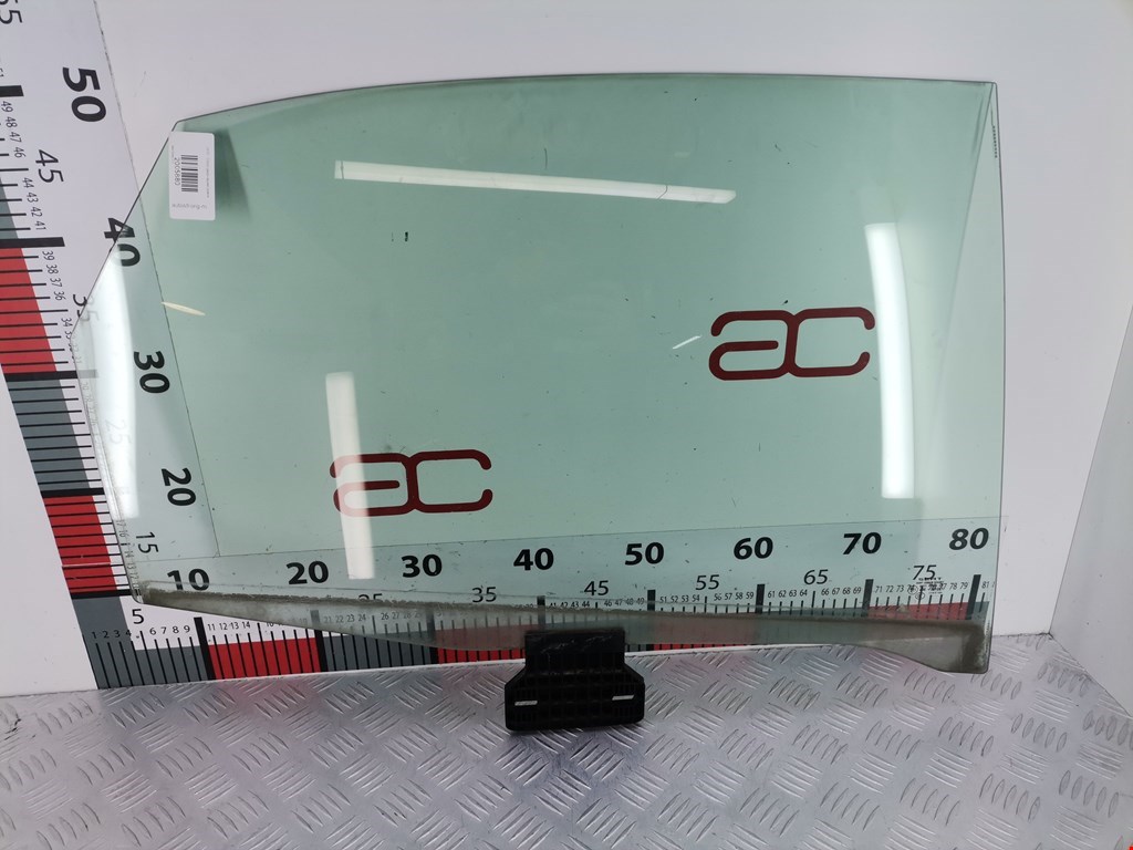 Стекло двери заднее правое SEAT Exeo 2008-2013