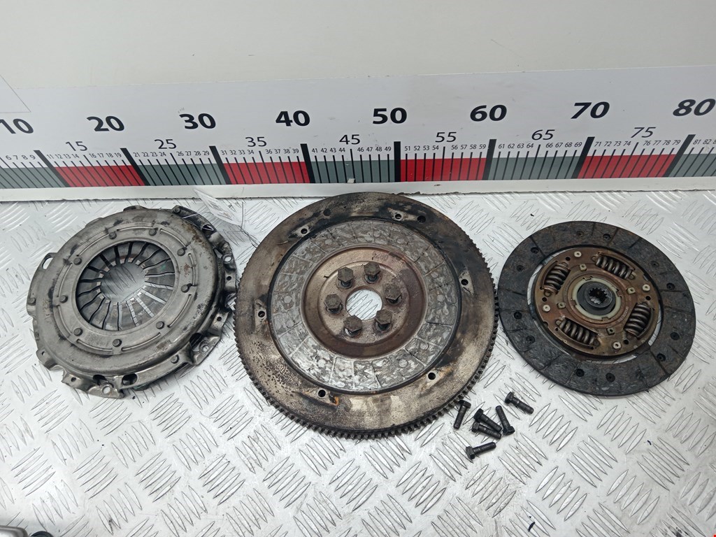 Маховик (демпфер сцепления) OPEL Corsa D 2006-2014