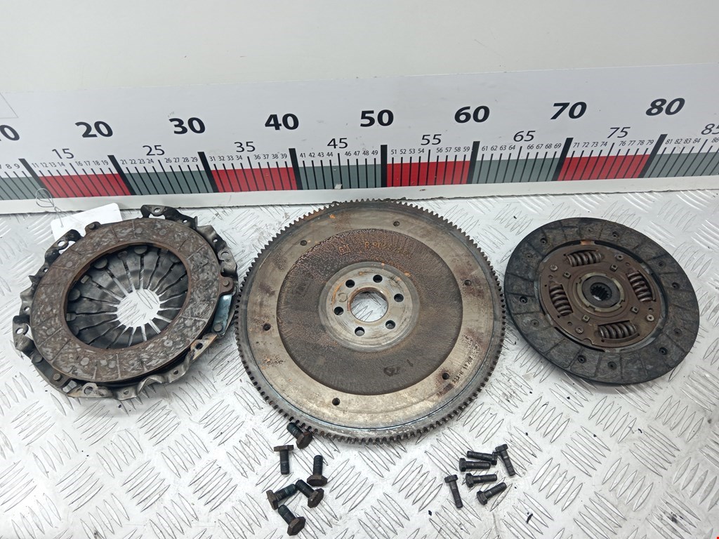 Маховик (демпфер сцепления) OPEL Corsa D 2006-2014