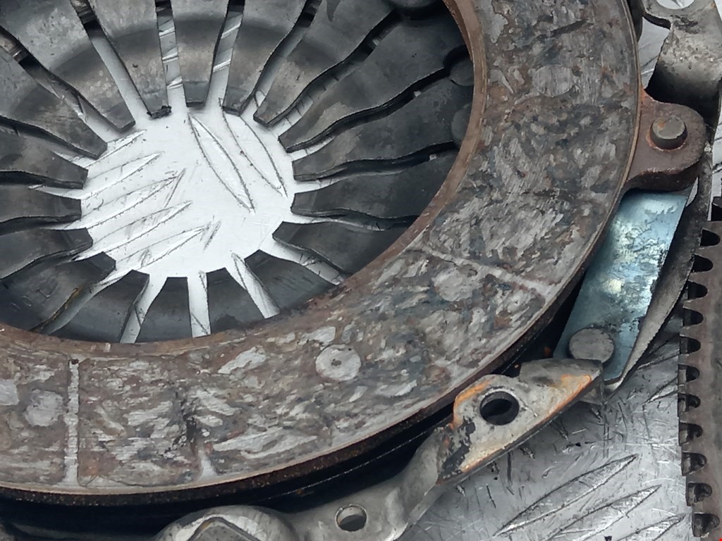 Маховик (демпфер сцепления) OPEL Corsa D 2006-2014