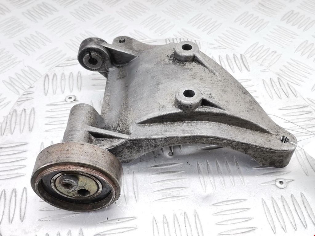 Кронштейн кондиционера AUDI A6 C5 1997-2004