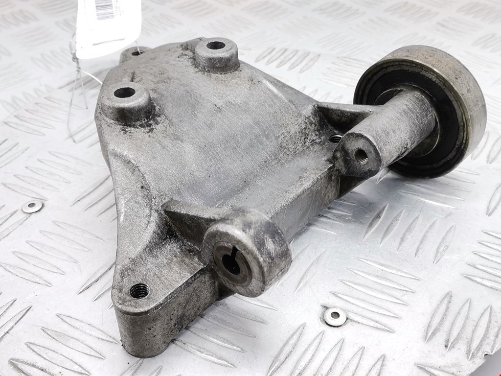 Кронштейн кондиционера AUDI A6 C5 1997-2004